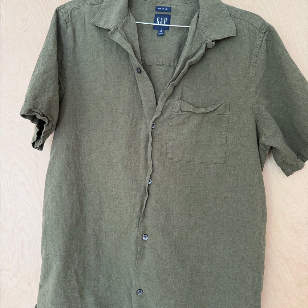 GAP Olive Green Linen Short Sleeve Button-Down Shirt